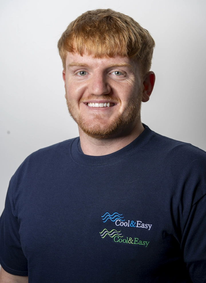 Cool & Easy Team Member